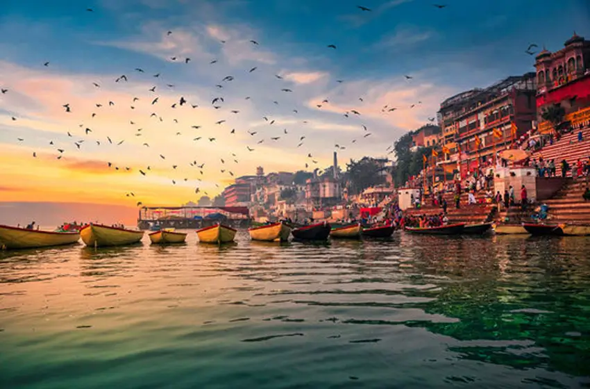 9 Days Luxury India Tour of Delhi, Khajuraho, Varanasi & Agra with Palaces