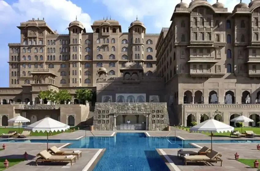 Luxury Golden Triangle Honeymoon Tour with Palace Stays | 8 Days Private Romantic Journey Through India
