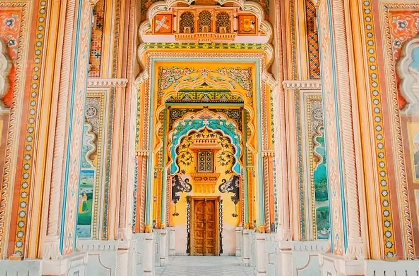 Jaipur Shopping And Photography Tour | Markets & Heritage Photo Walk with Private Car