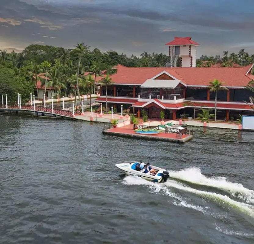 Luxury South India Honeymoon Tour | 13 Days Romantic Private Escape