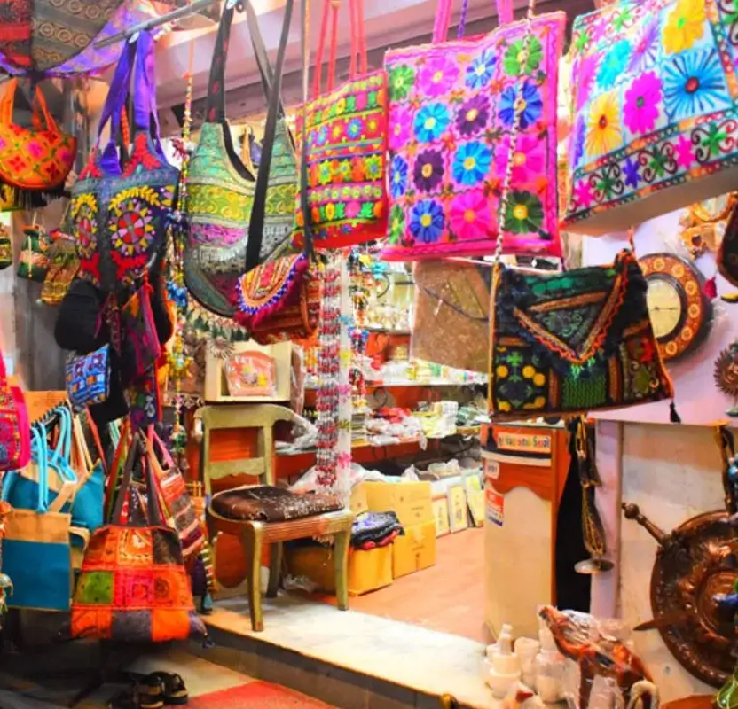 Jaipur Tuk Tuk Tour with Shopping Experience | Explore Bazaars & Authentic Handicrafts