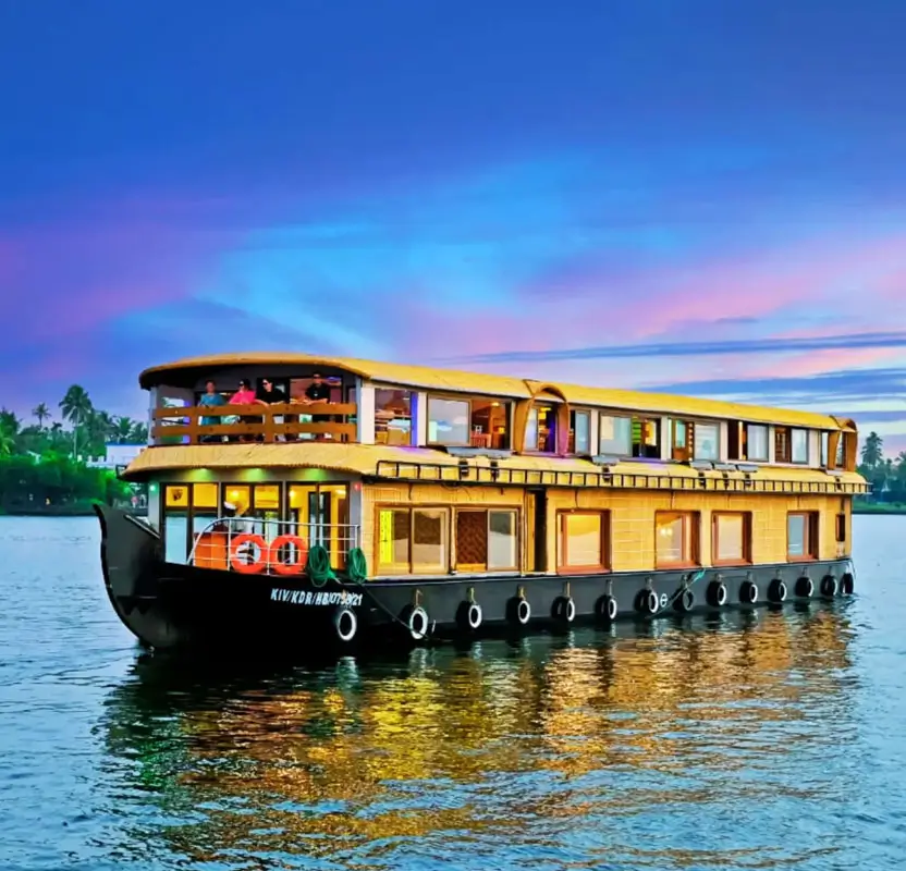 Kerala Backwaters Luxury Houseboat Package