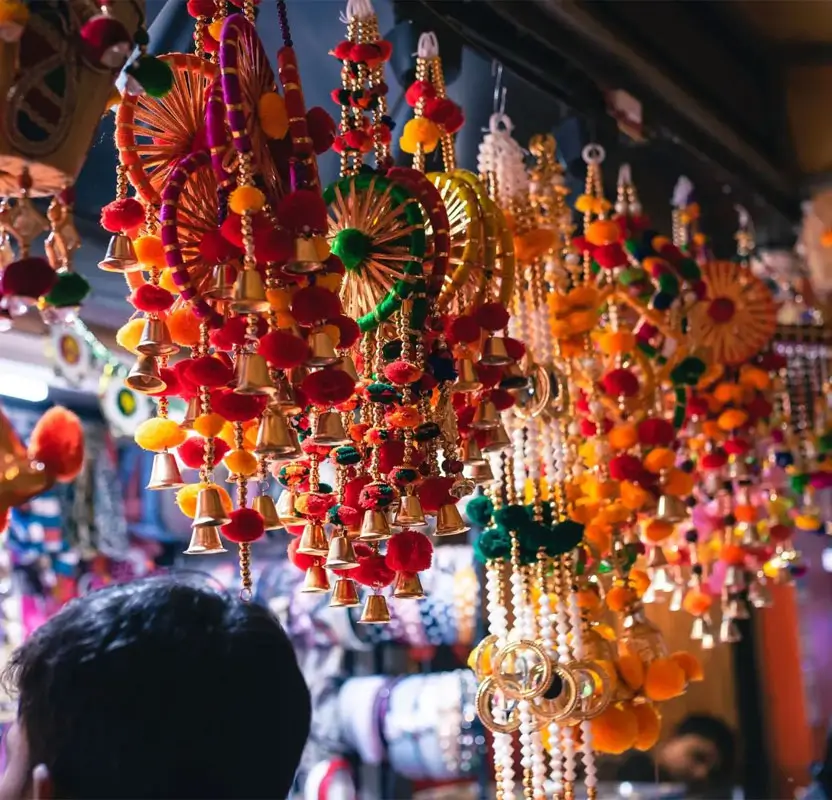 Half Day Delhi Private Shopping Tour with Guide by Car | Luxury Shopping in Delhi