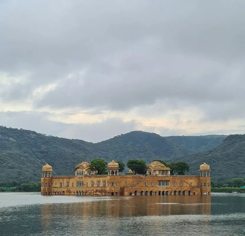 Jaipur City Full Day Tour with Italian Speaking Guide