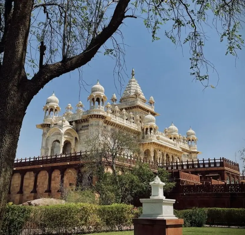 Luxury India Complete Tour – 19 Days of Palaces, Sacred Cities & Kerala Backwaters