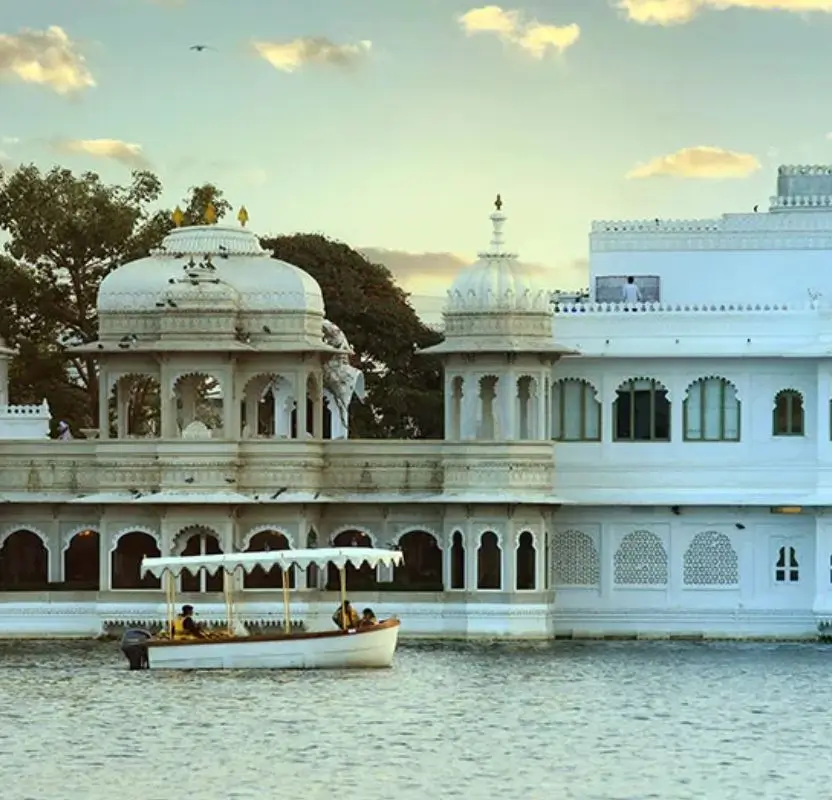 Luxury Golden Triangle Tour with Udaipur Lake Palace | 9 Days Private Luxury India Tour