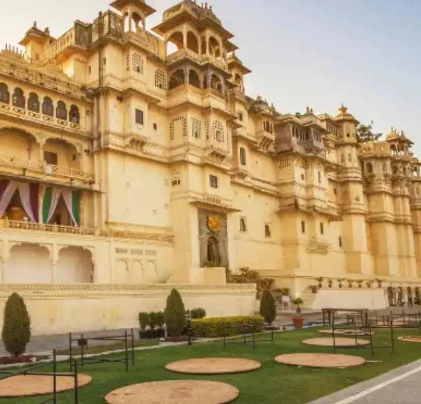 Luxury Golden Triangle Tour with Udaipur Lake Palace | 9 Days Private Luxury India Tour